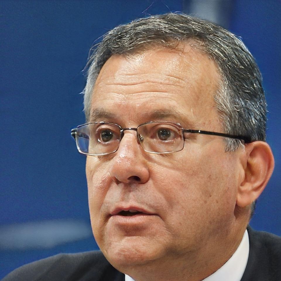 Lennart Förster, Gründer und Finanzstratege bei fyranolexi